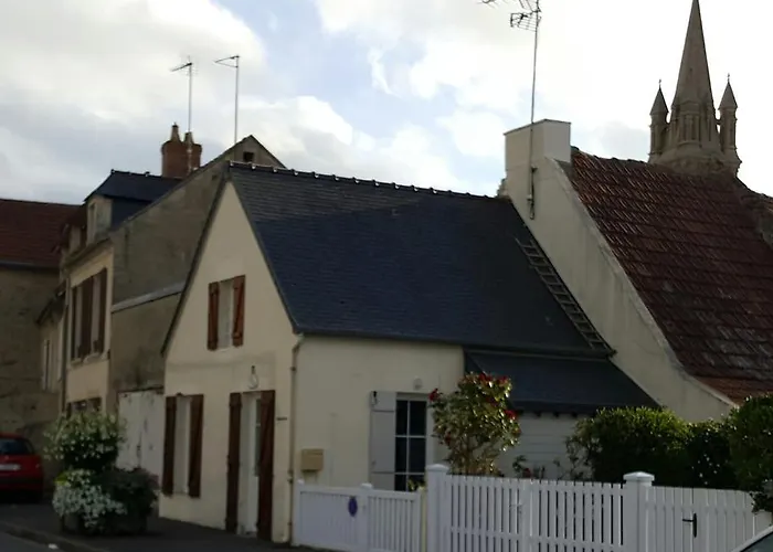 Holiday home Maisoun Pequeux Arromanches-les-Bains